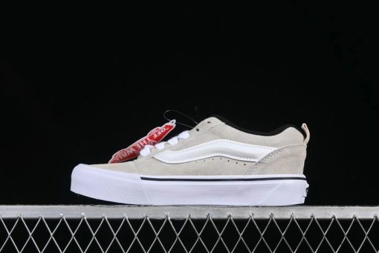Vans Knu Skool Low-Top Retro Chunky Sneakers - VN0009QCBLK