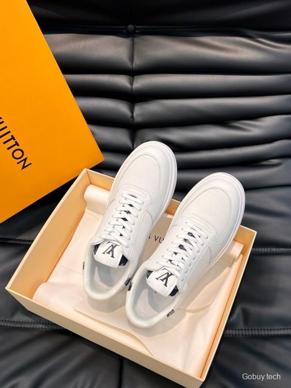 2024 Men Louis Vuitton White Leather Sneakers MJ00400