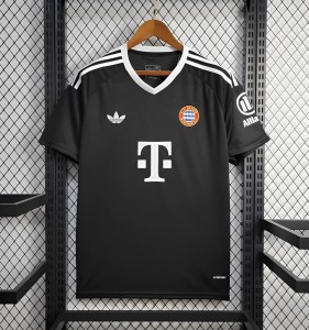 24/25 Bayern Munich Third Black Goalkeeper Jersey